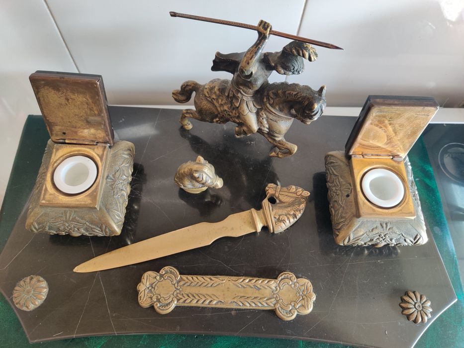Tinteiro de mesa em bronze com base em mármore