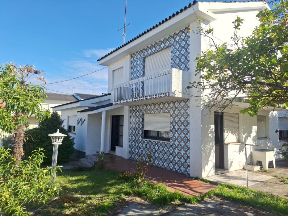 Moradia Isolada T4 cais novo Darque