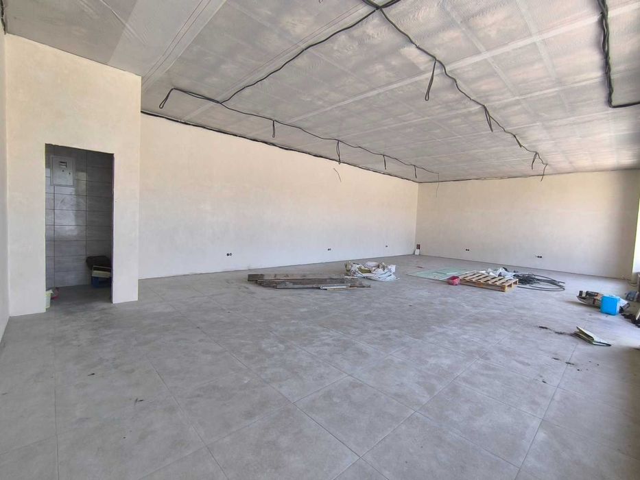 Помещение 57 кв.м. в отдельностоящем здании.Красная линия. Левый берег