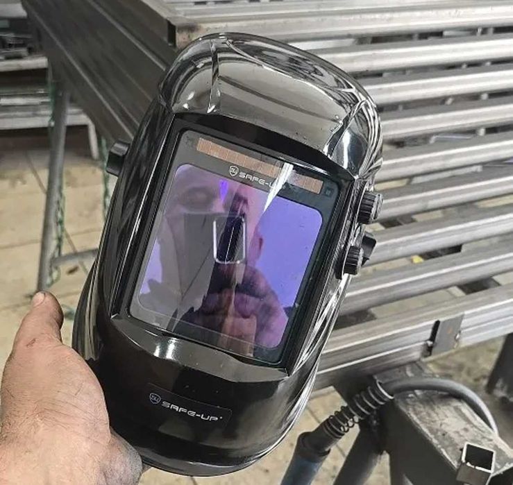 Сварочная маска с автоматическим затемнением и большим обзором