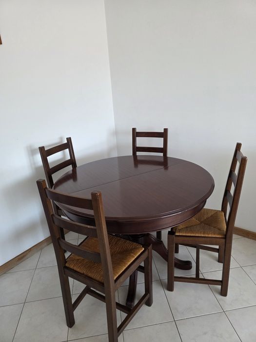 Mesa redonda extensível