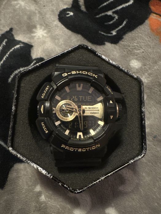 е Casio G-Shock GA-110GB