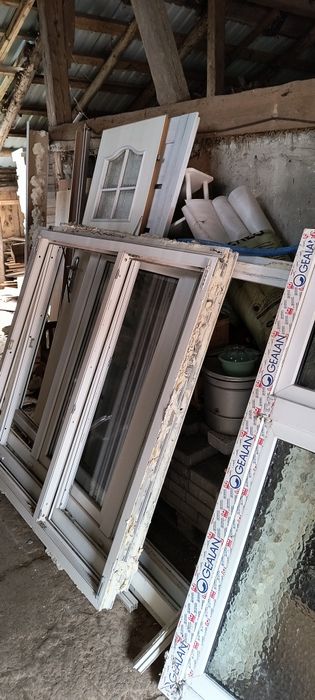 Okna z rozbiórki i dzwi