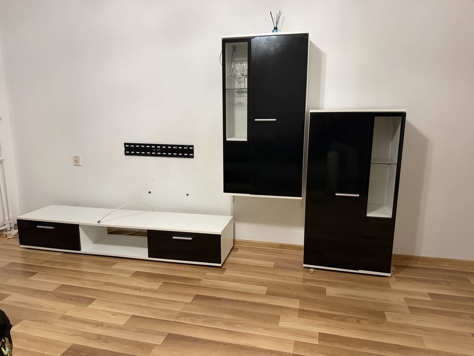 Trzy elementowy zestaw mebli do salonu
