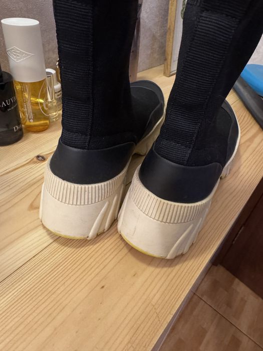 Неймовірні ботінки чоботи   носки від zara 38-38,5