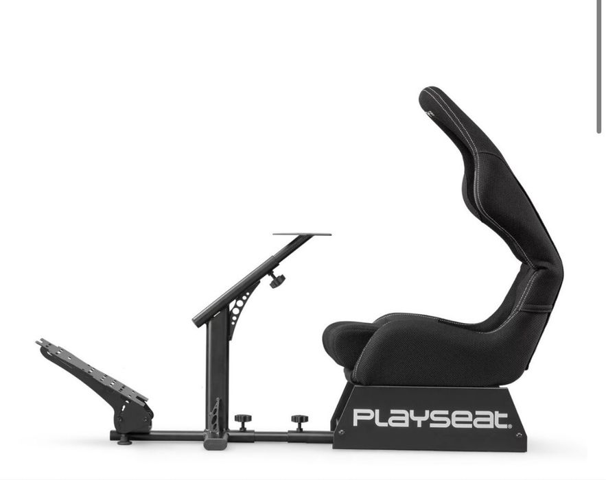 Playseat EVO e Thrustmaster T300 RS GT