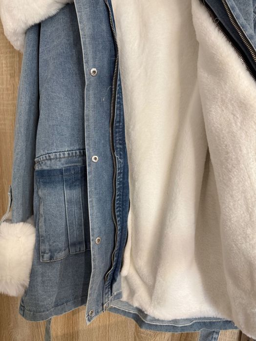 Kurtka jeansowa z futerkiem . Oversize