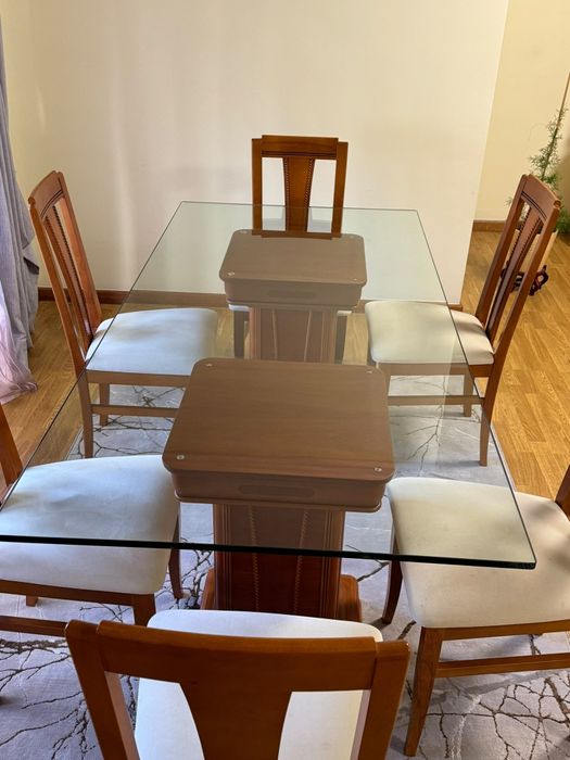 Mesa de sala de jantar em cerejeira tampo de vidro  1,90x90 cm . Com 6 cadeiras