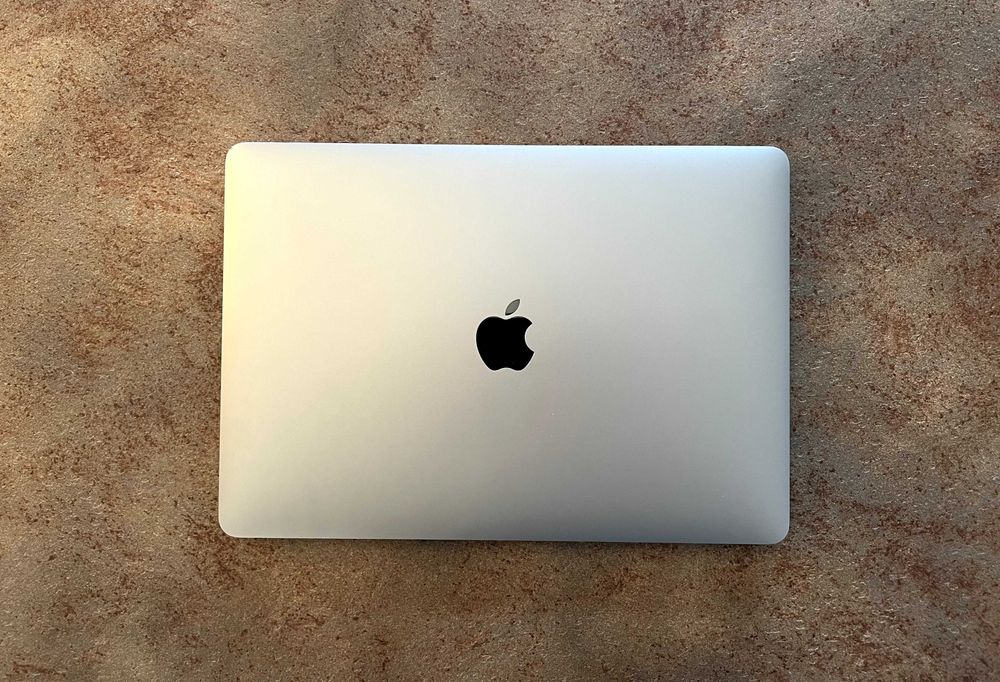 Apple MacBook Pro 13” M2 (2022) – 16GB RAM / 256GB SSD – Space Grey