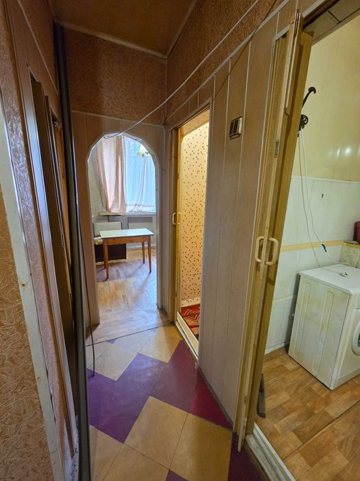 ПРОДАМ 2-КІМН. на пр. Т. Шевченка (центр міста, червона лінія)  (Н)