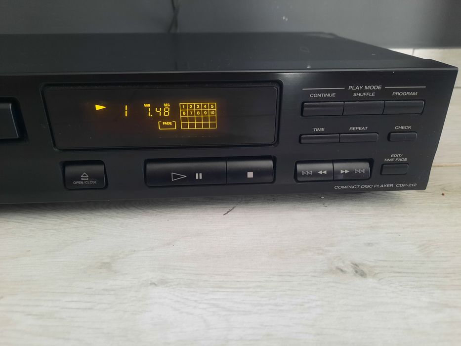Sony odtwarzacz CD model  CDP-212