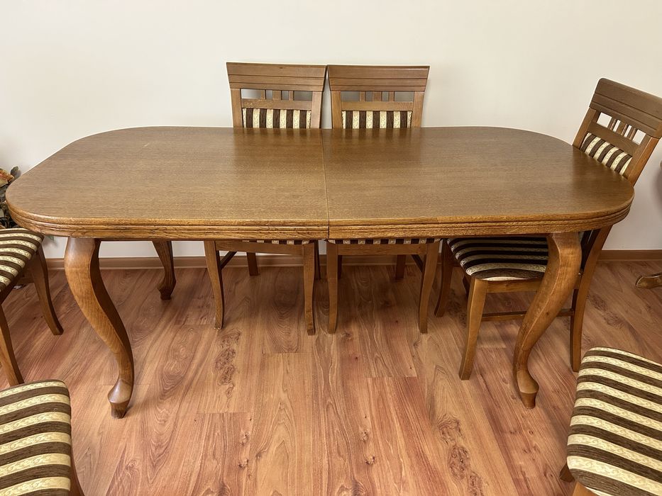 Solidne dębowe meble - stół z krzesłami