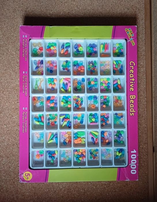 Kit de bijuteria.
Creative Beads.