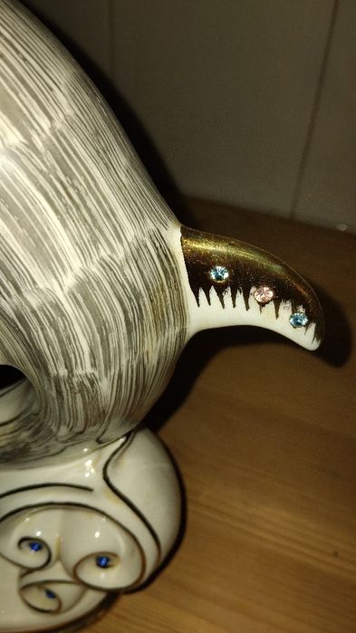 Golfinho em porcelana