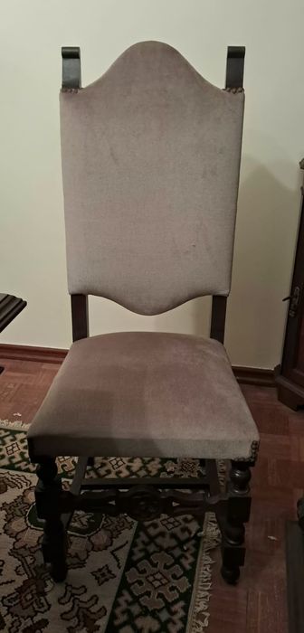 Mesa de sala de jantar(1,90X1,00) , cadeiras-15€