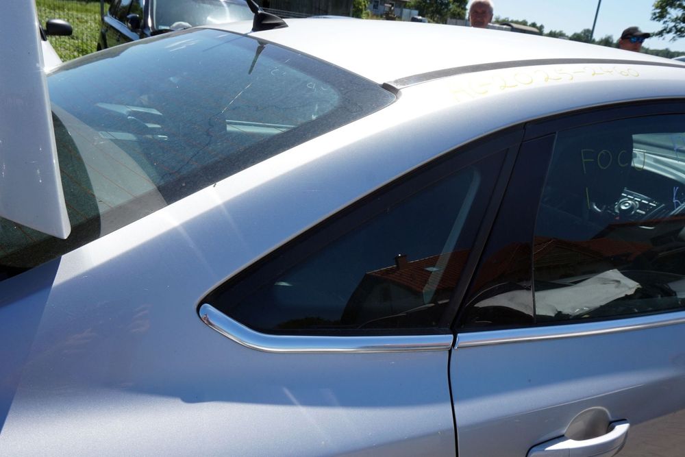 SZYBA KAROSERYJNA TYLNA PRAWA BOCZNA FOCUS III MK3 SEDAN BM51-F297B00-DE FORD 2010-2014