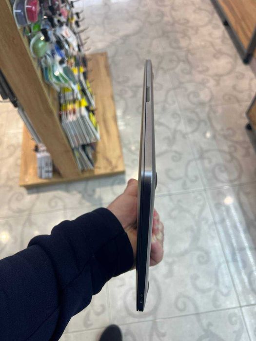 MacBook Pro 13" M1 2020 — потужний, безшумний, 100% справний