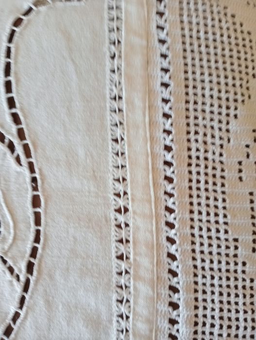 Colcha cama de casal em linho bordada e crochet