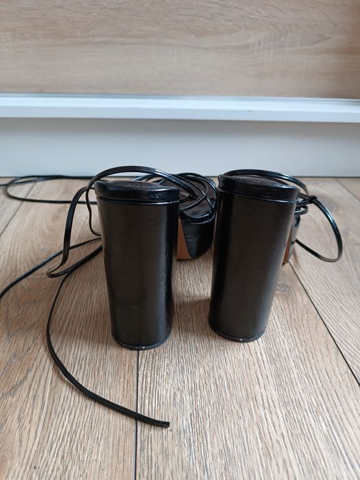 Czarne sandały na obcasie