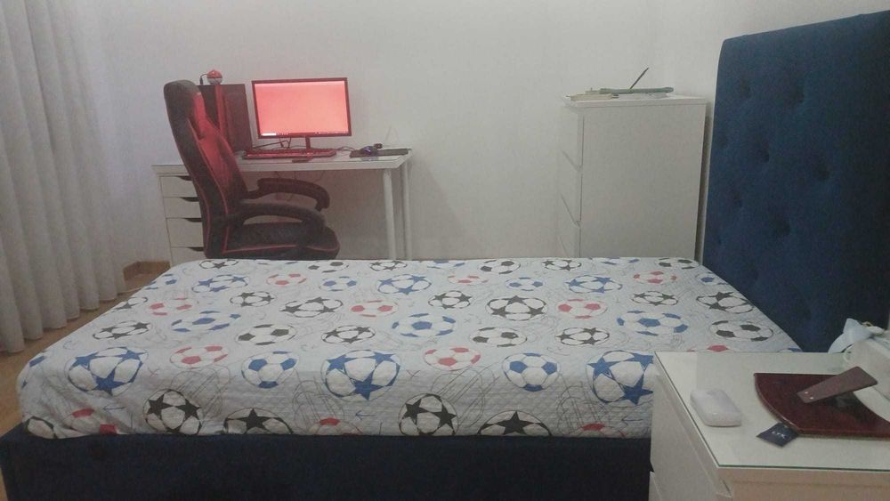Cama de solteiro ( colchão)