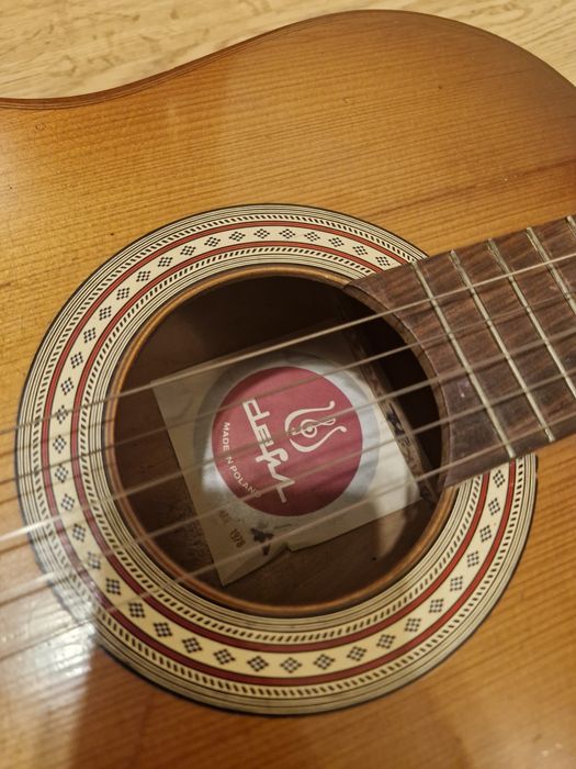 Gitara defil akustyczna