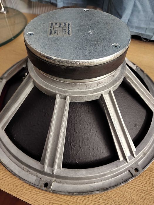 kolumny monitory CERVIN VEGA-2szt