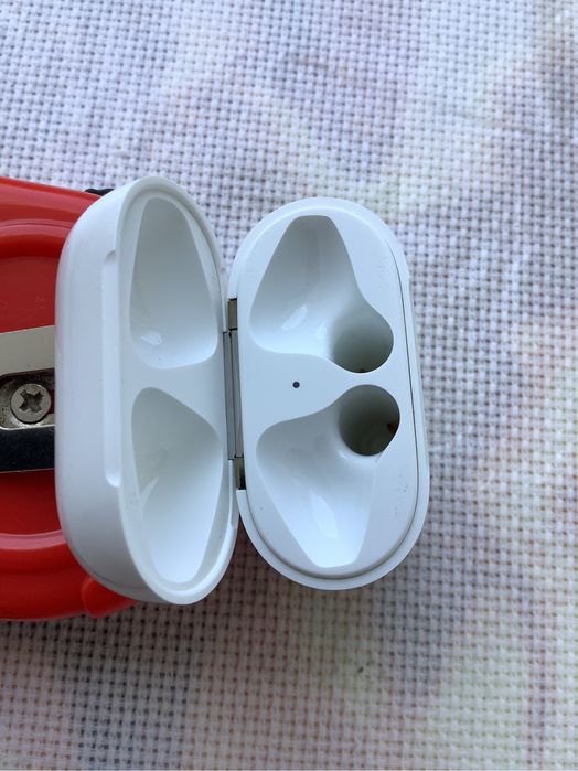 Кейс зарядный футляр A1602 от наушников Apple AirPods 1-го поколения