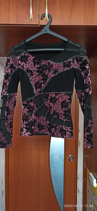 Велюрова кофточка