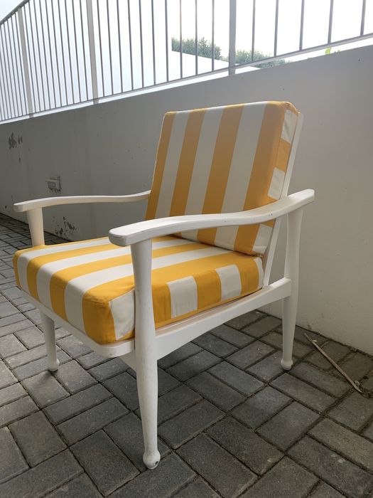 Vendo Cadeirão em madeira