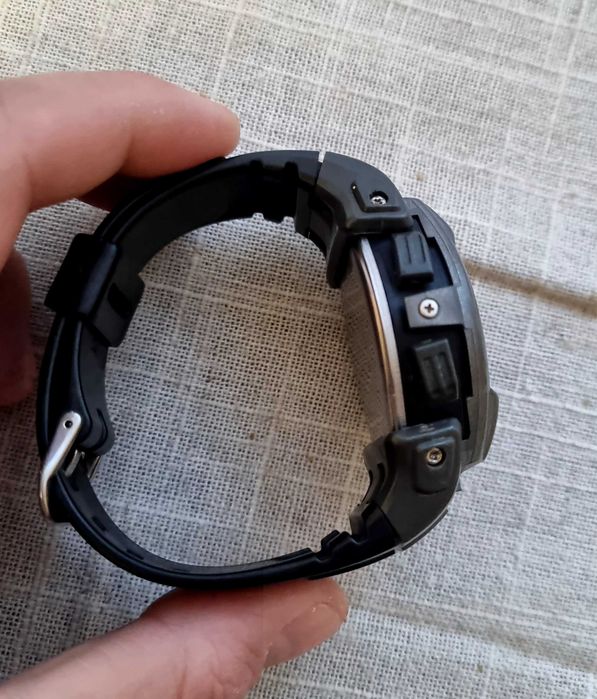 Продам вінтажний годинник casio g-shock g-2600