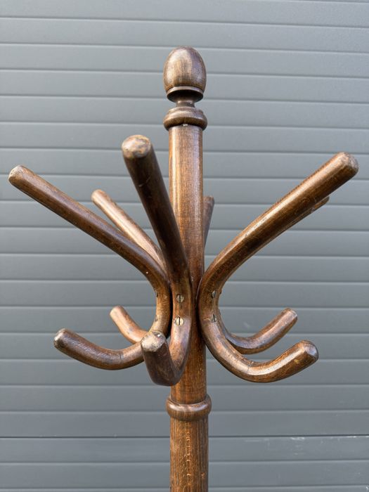 Stojący wieszak stary drewniany gięty w stylu Thonet