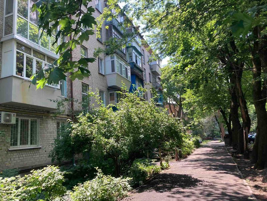 Здаю двокімнатну квартиру на вул. Новопольова,94  БЕЗ КОМІСІІ 12000грн.