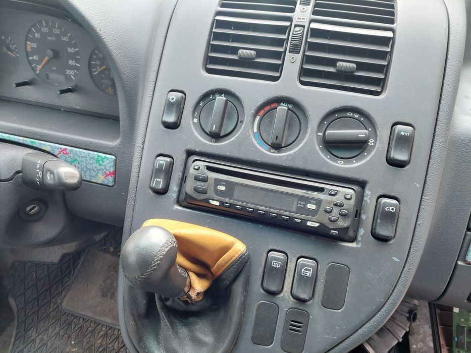 W638 Mercedes Vito V Klasa silnik 2.3 Benzyna  fotele 6 sztuk z w639