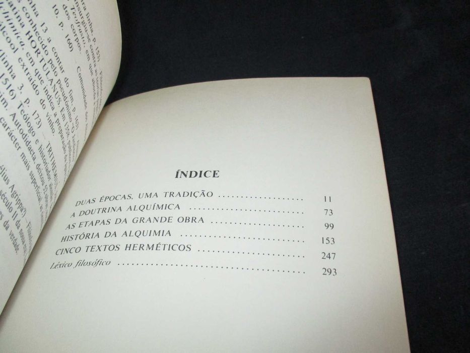 Livro Os dossiers secretos da Alquimia Michel Saint-Ailme