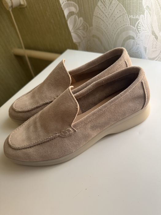 Нові замшеві лофери 38р