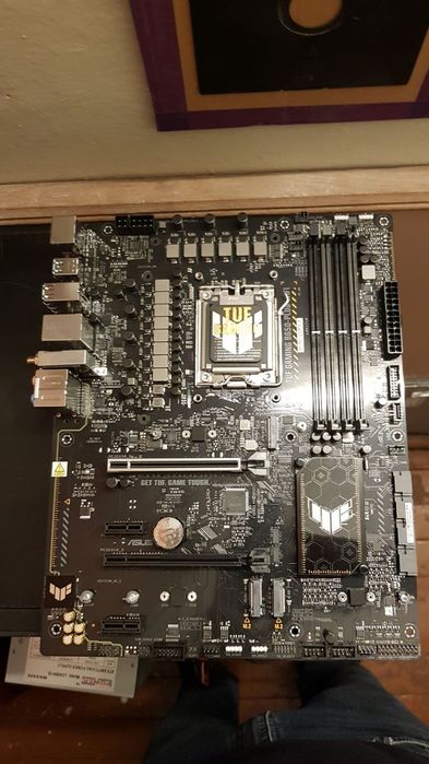 Материнка Am5 Tuf Gaming  b650 - plus wifi
