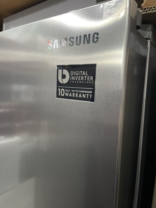 Холодильник Samsung