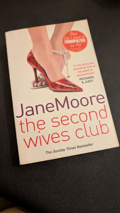 Книга англійською. Jane Moore "The second wives club"
