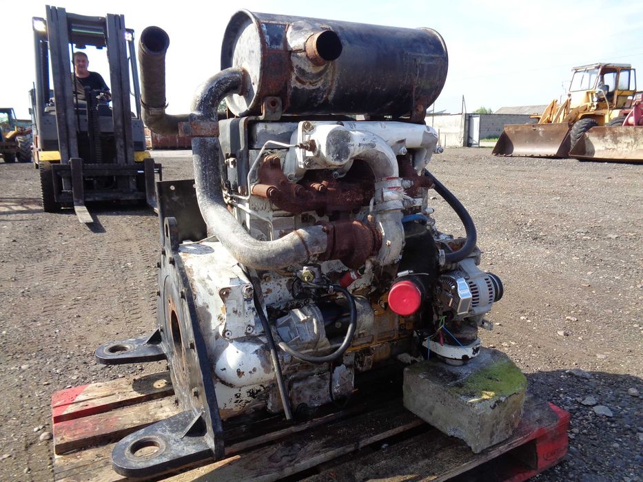 Silnik CAT Caterpillar 3054T perkins ładowarka CAT 908