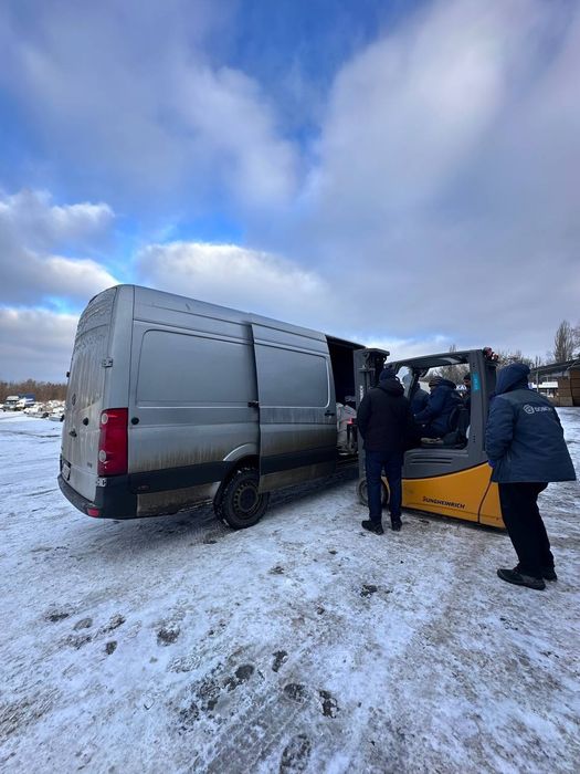 Перевезення та послуги мікроавтобуса Перевезення меблів Доставка вантажів Перевезення по місту Переїзди Доставка товарів Вантажні послуги Crafter