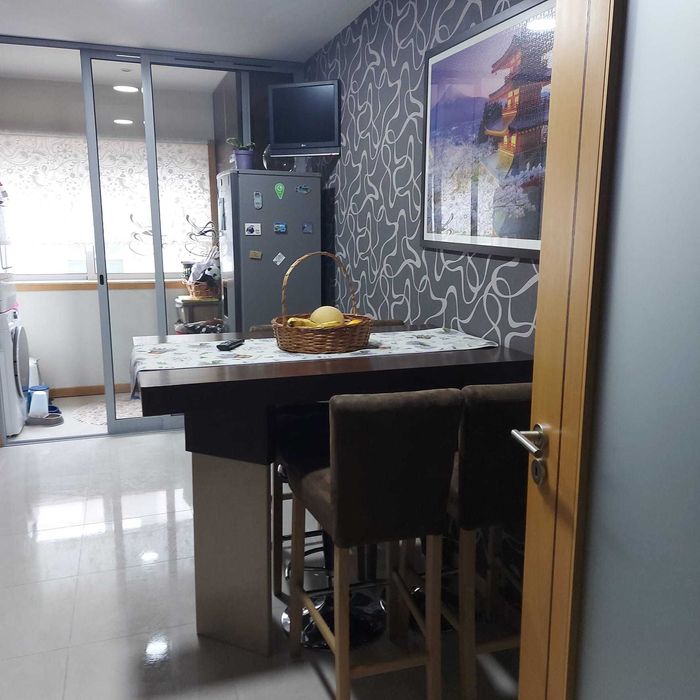 Mesa Cozinha  Balcão Wengue c/ perna mármore