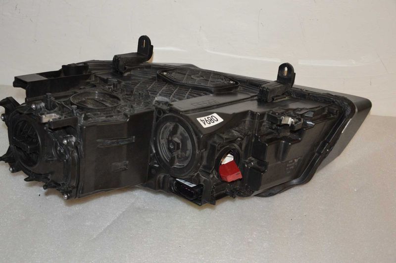 Левая и правая фара Audi A8 D4  2015 2016 2017 2018