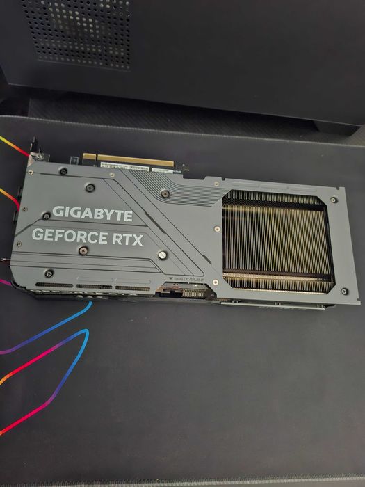 PC Gaming  com gráfica RTX 4070,  em excelente estado, pronto a jogar.