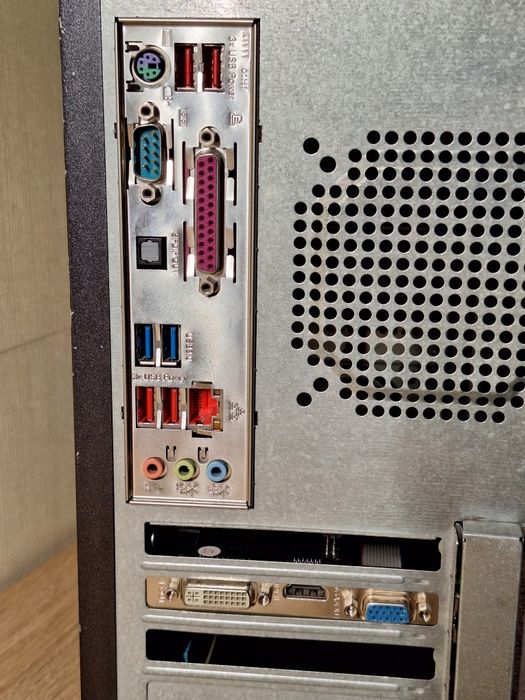 Системний блок (і5 2500, 8gb DDR3, SSD+HDD) +ще є монітор NEC 2170NX