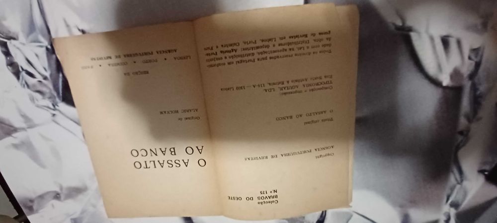 Livro _O Assalto ao Banco_ de Alaric Holvam