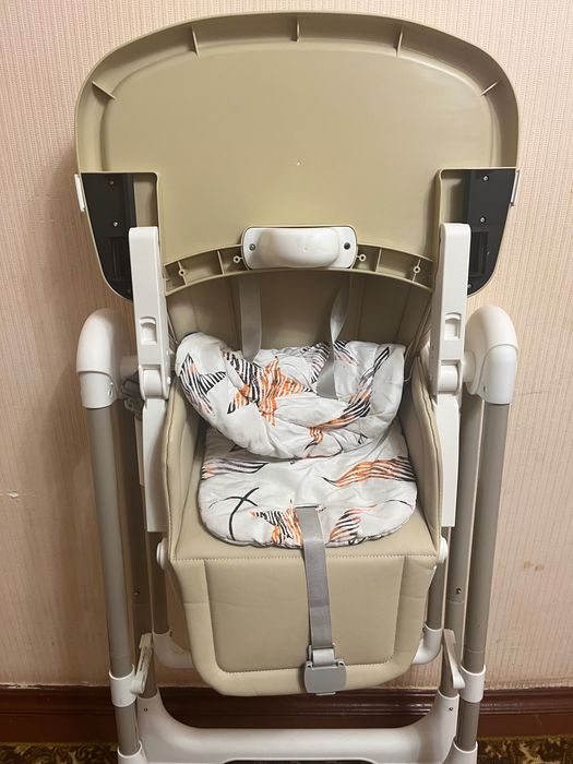 Стілець для годування