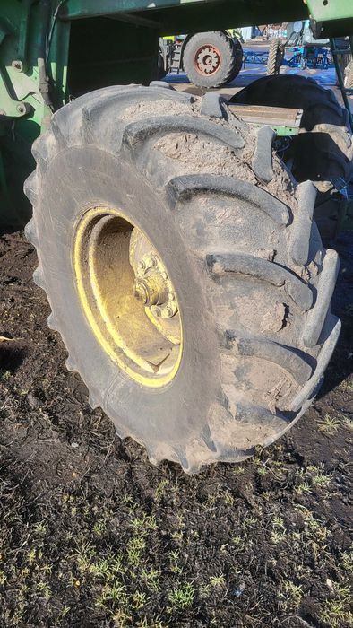 Комбайн зернозбиральний John Deere 9500