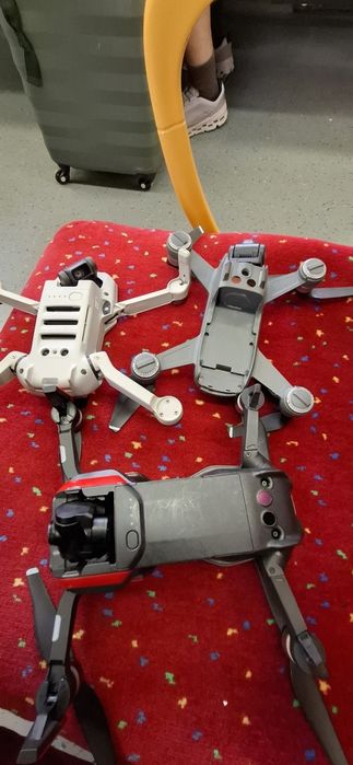 Vendo 3 drones para pecas  posso vender separado