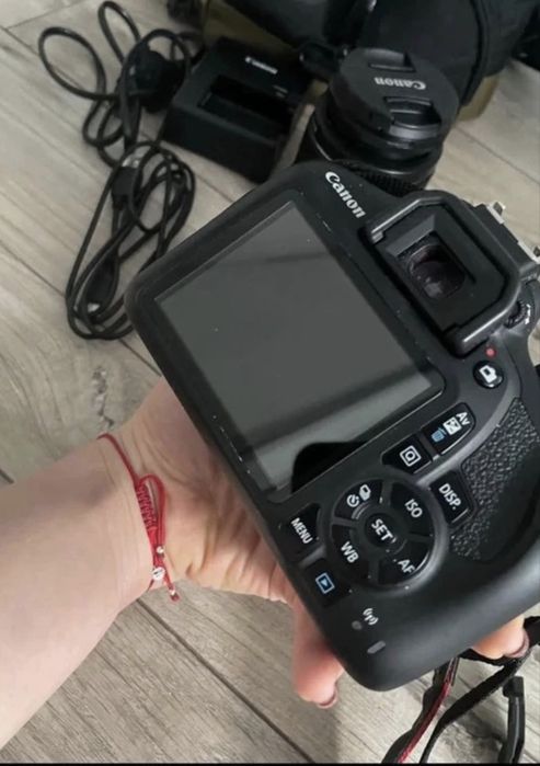 Canon EOS 1300D (W)