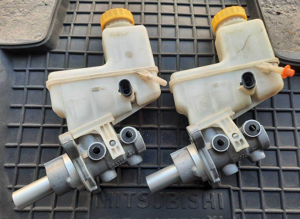 Главный тормозной цилиндр Fiat Doblo 2005-2009г.в